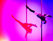 Alba Faivre am Pole @  Varieté Show „Stardust“ im GOP Varieté-Theater München vom 04.11.2015-10.01.2016 Das Beste von morgen mit jungen Newcomern (©Foto. Ingrid Grossmann)
